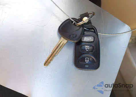 2008 Hyundai Elantra Gls/Se from USA, damaged, VIN KMHDU46D08U421286